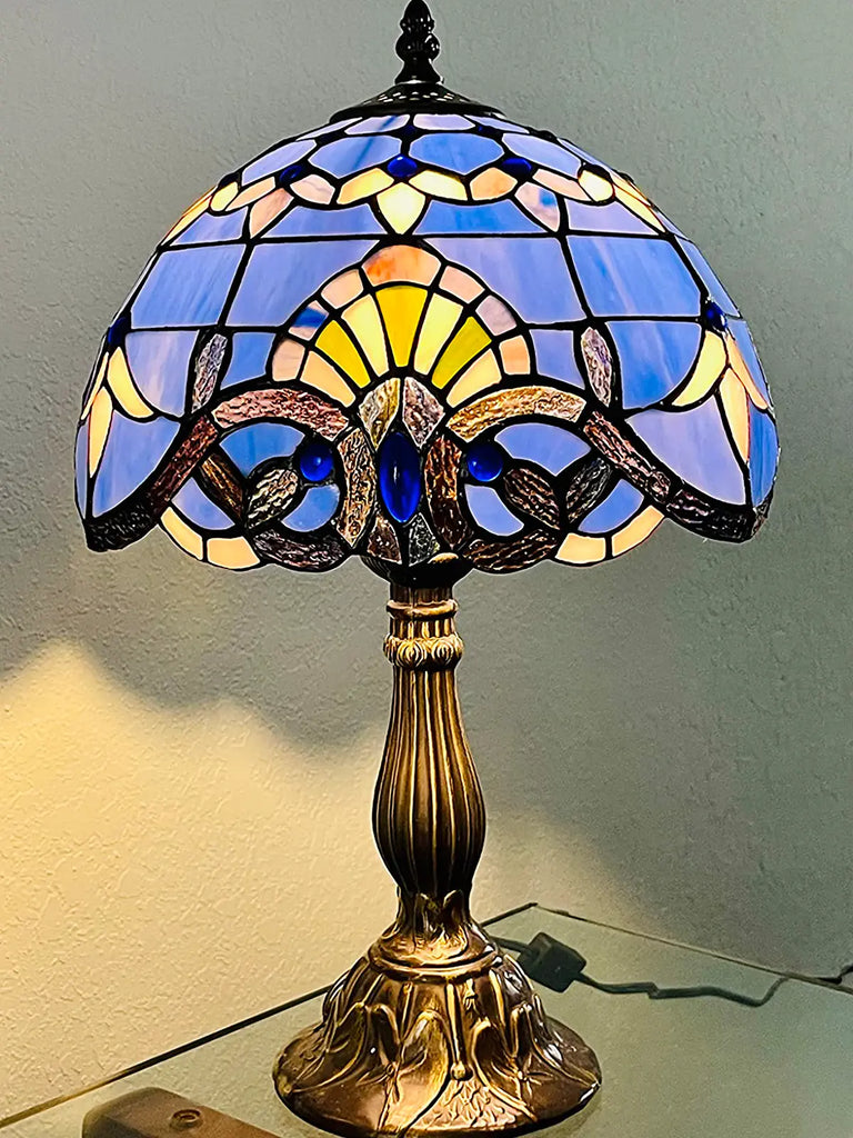 Absolutely beautiful Bedside Tiffany Table Lamp